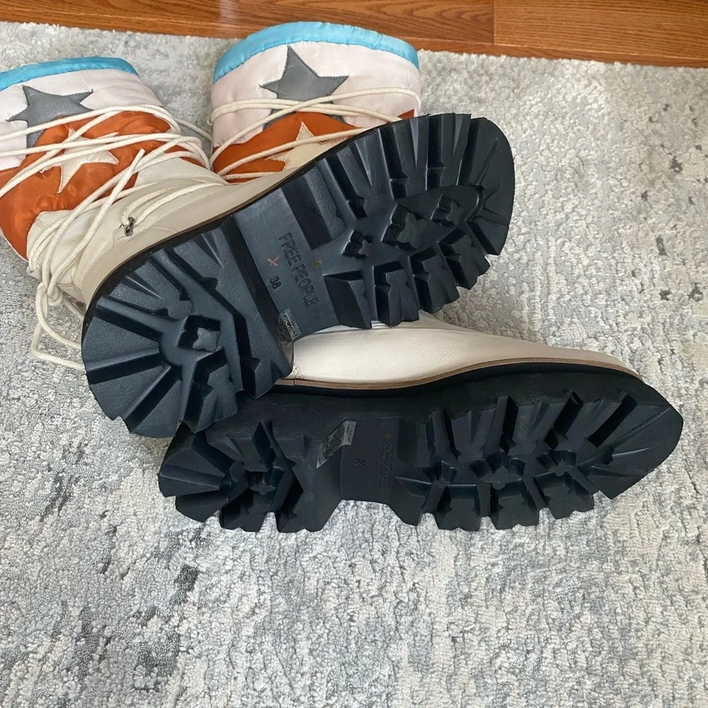 NWOT‎ Free People Montrose Puffer Boots Size 38